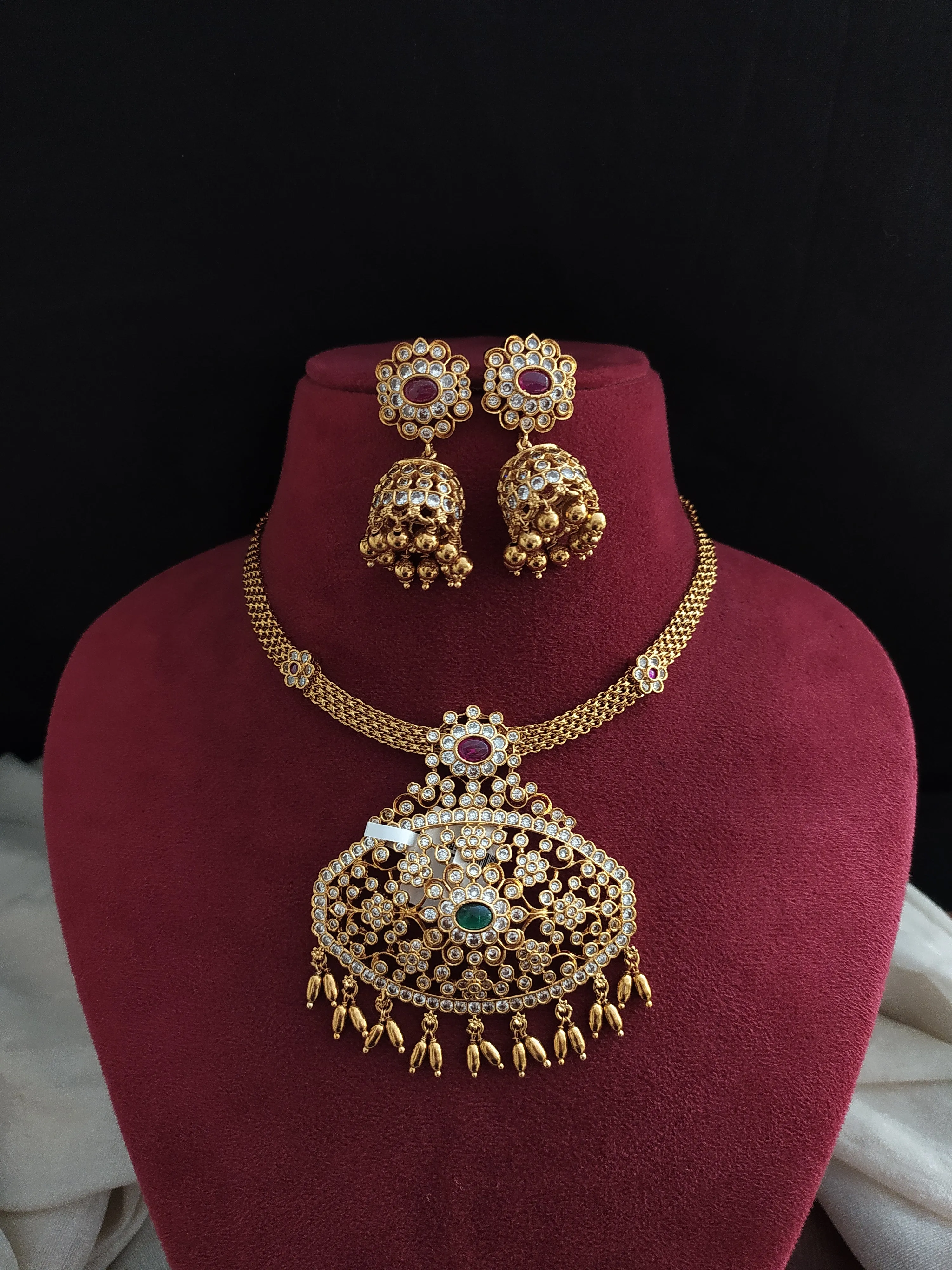 Eye Catching Kemp Stone Big Pendant Necklace Set
