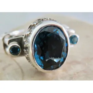 REVE Sterling Silver London Blue Topaz Oval Ring